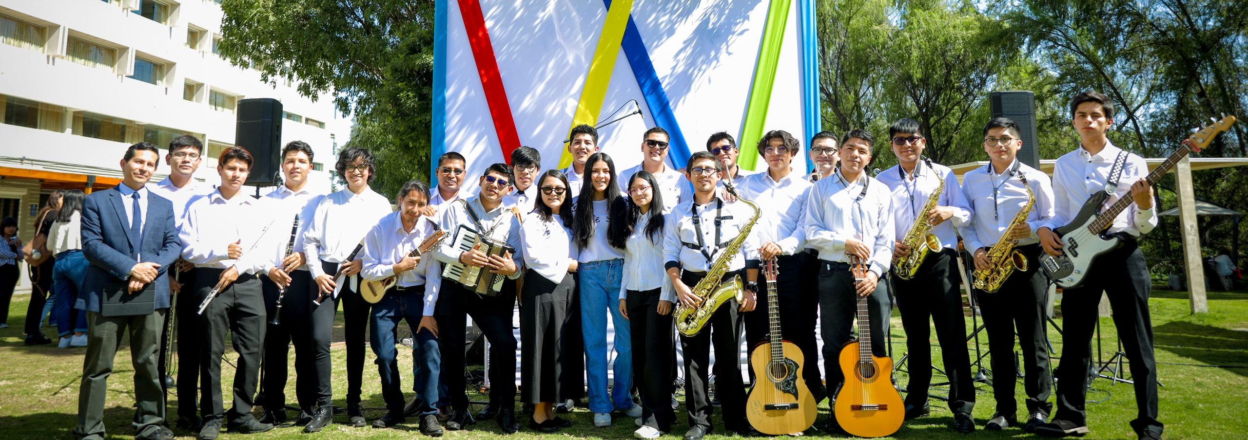 Elenco   de Música