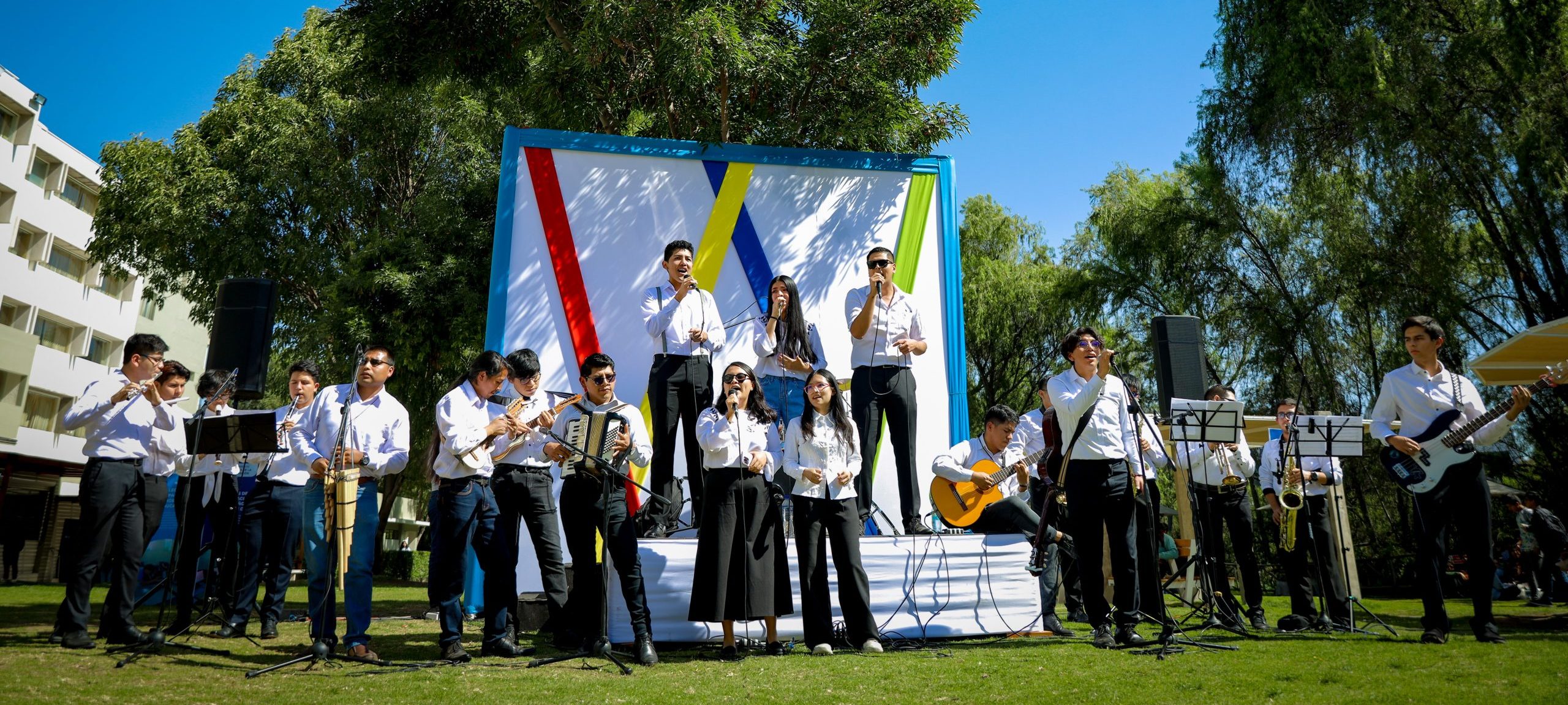Elenco de Música
