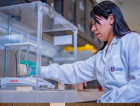 Implementación y validación de un sistema prototipo para el tratamiento químico de especies maderables