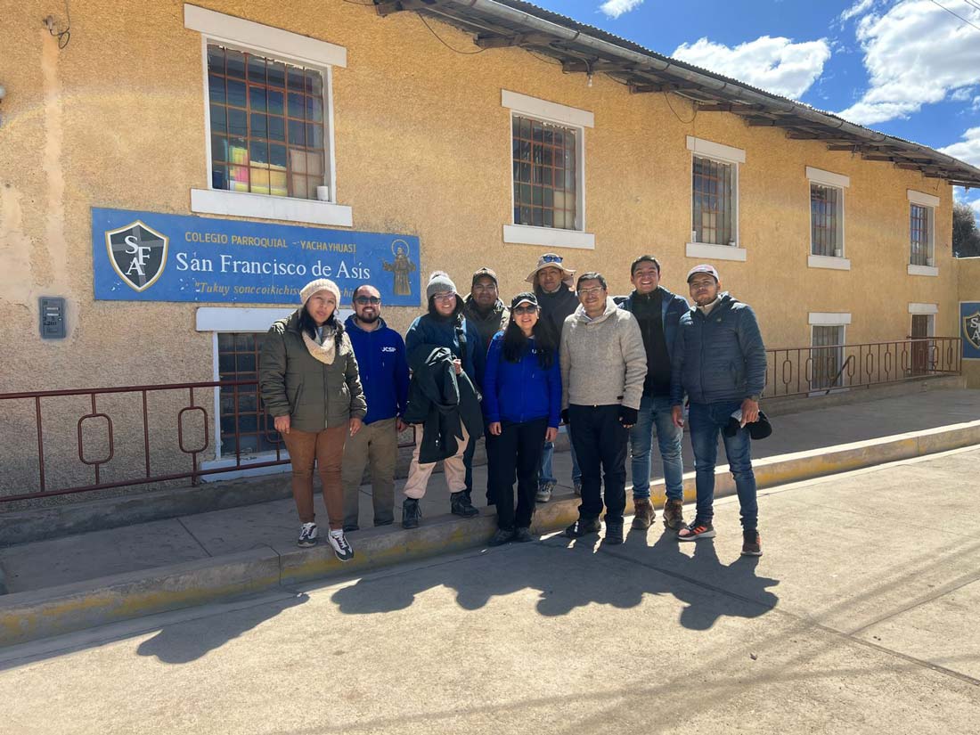 Alumnos y docentes de Ingeniería Civil de la San Pablo ayudarán a mejorar casas curales en Ayaviri